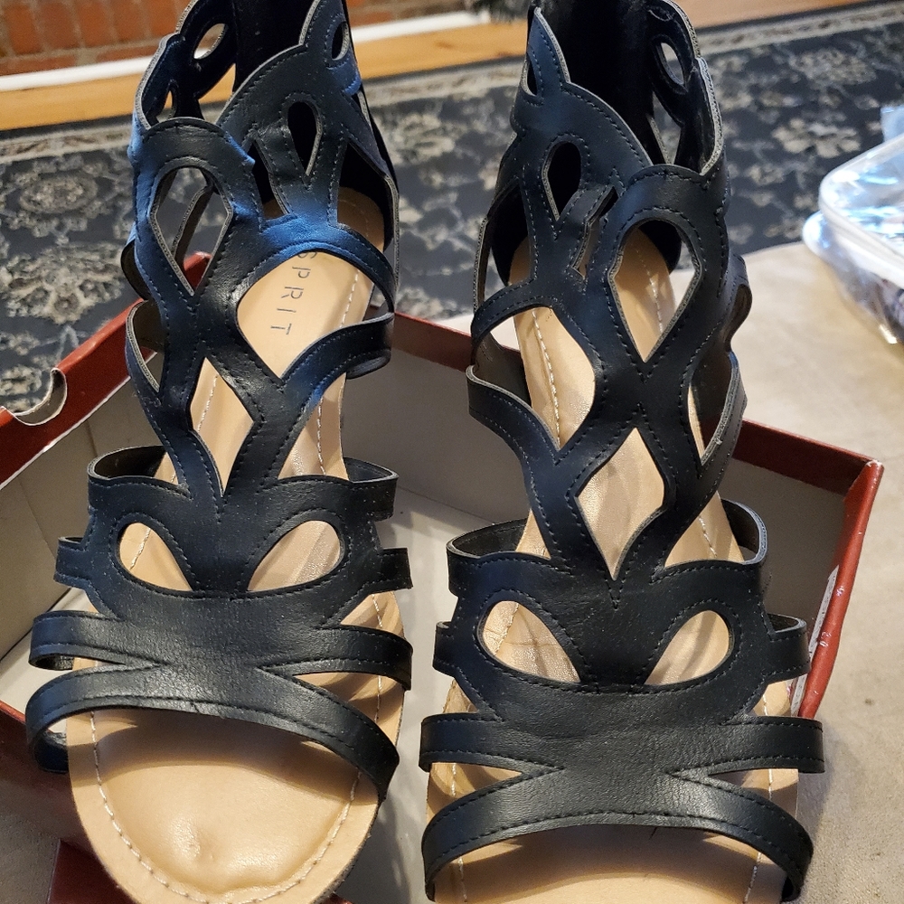 Feminine gladiator-type wedges